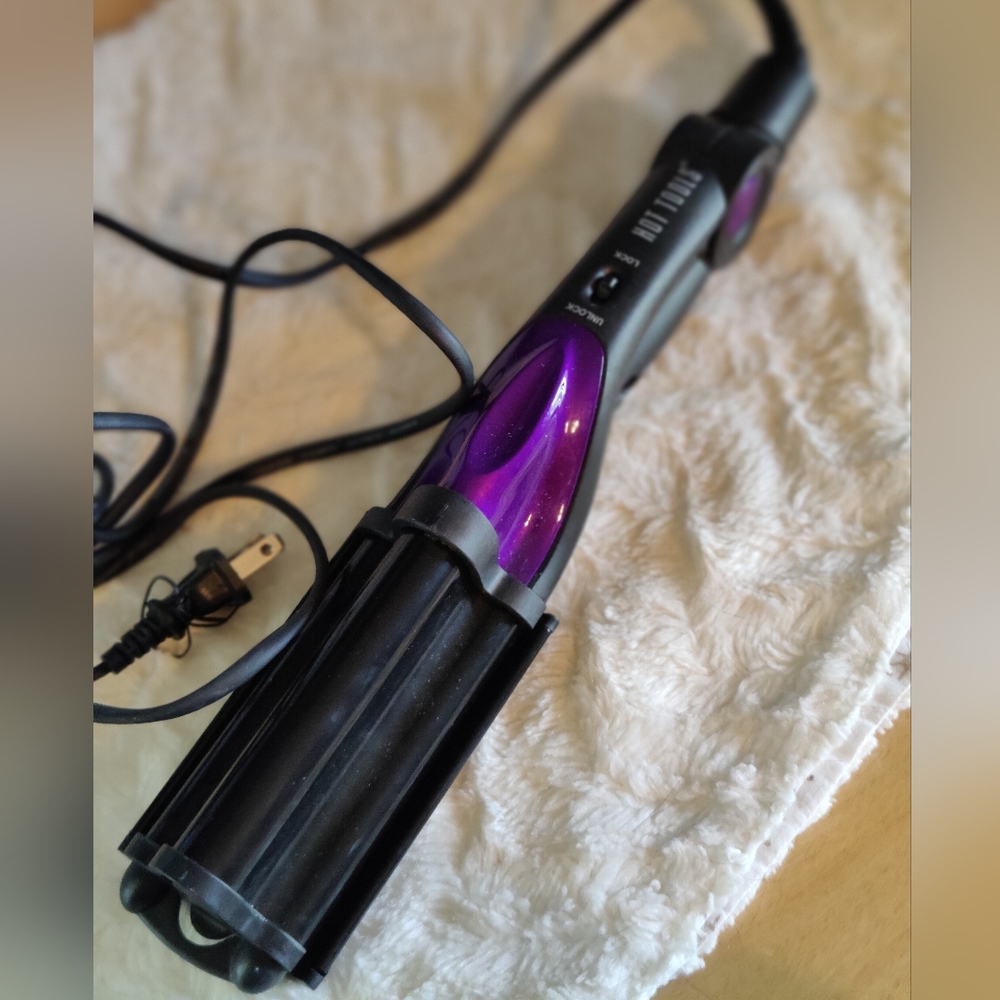 Hot Tools Wavy Hair Tool